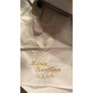 Vyšitie mena a dátumu krstu